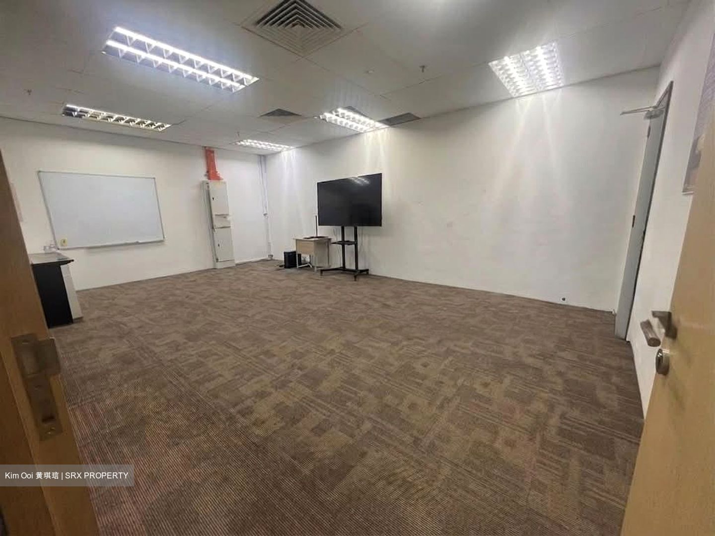Chinatown Point (D1), Office #570017351